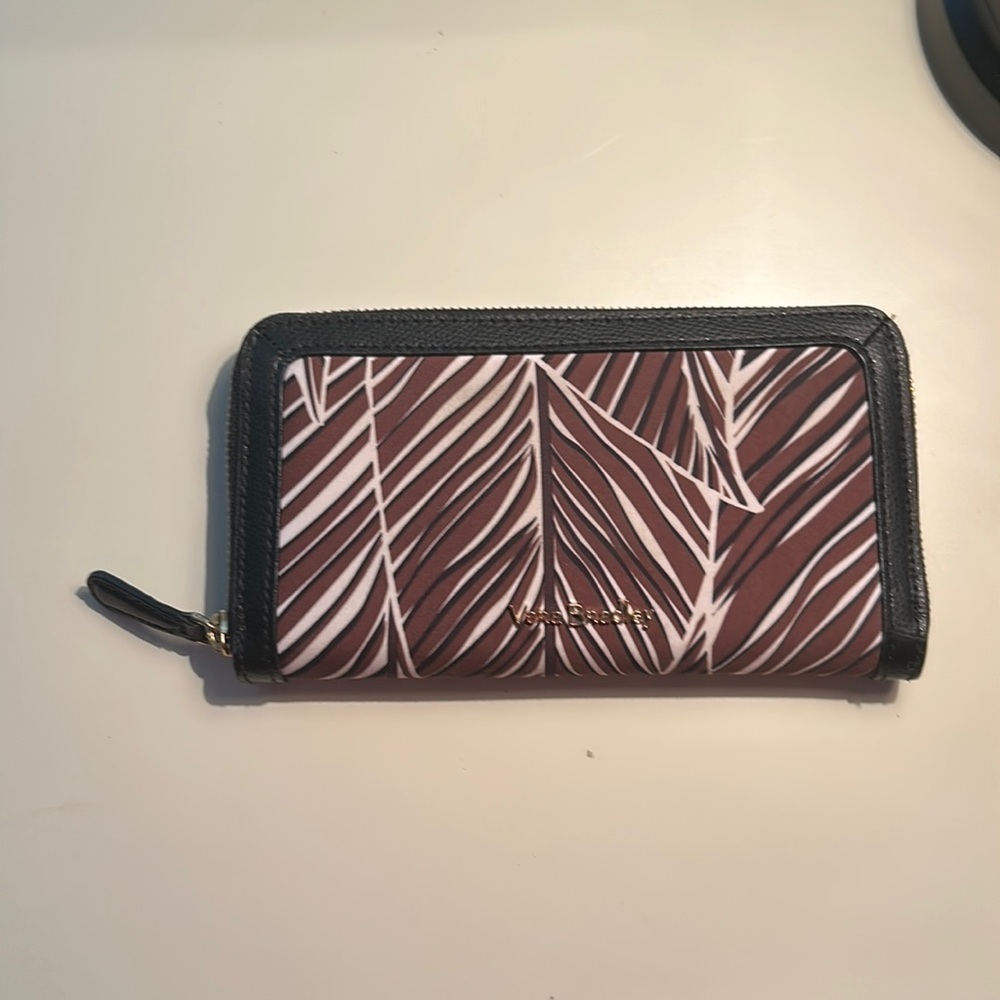 VERA BRADLEY RFID GEORGIA WALLET BANANA LEAVES BROWN BLACK ZIP AROUND CLUTCH
